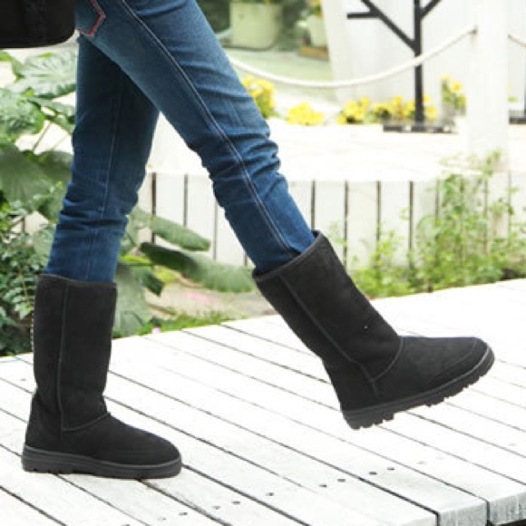NEW❤️UGG⭐️Classic Tall II boots in black authentic - Picture 2 of 8